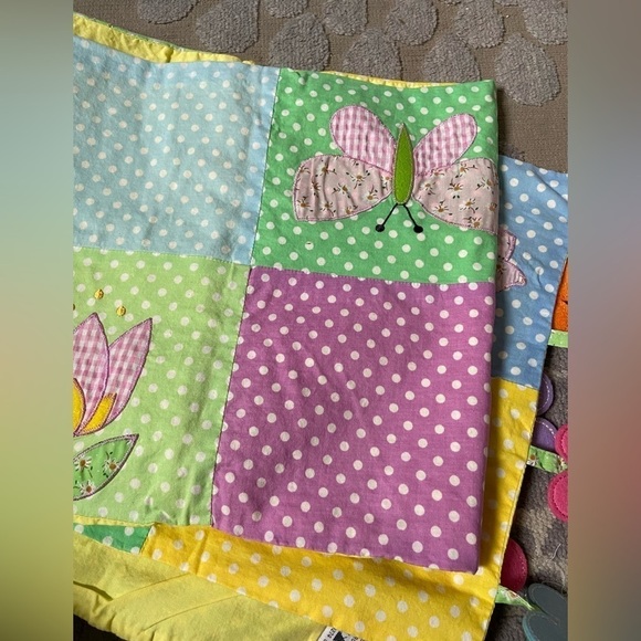 Quacker Factory spring table runner 62inchs + the flowers (close to 70 inches) - Picture 5 of 7